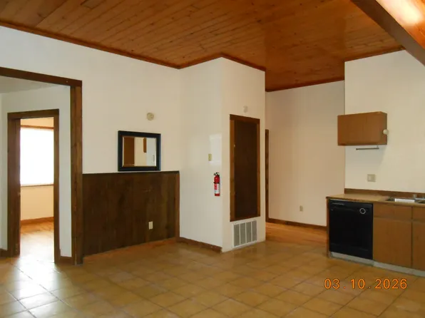 528 N M St APT 3, Livingston, MT 59047
