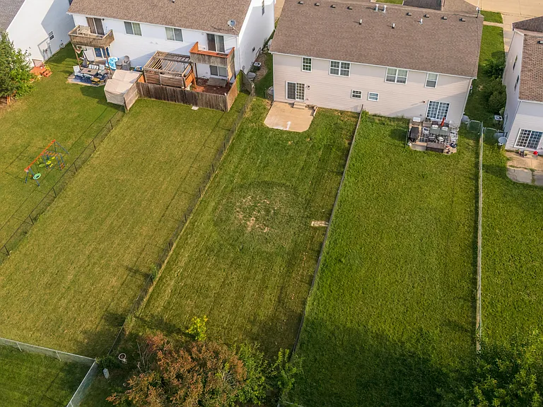 2805 Gill St — Photo 36
