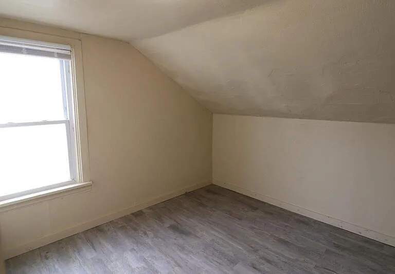 423 Draper St #1/2 — Photo 8