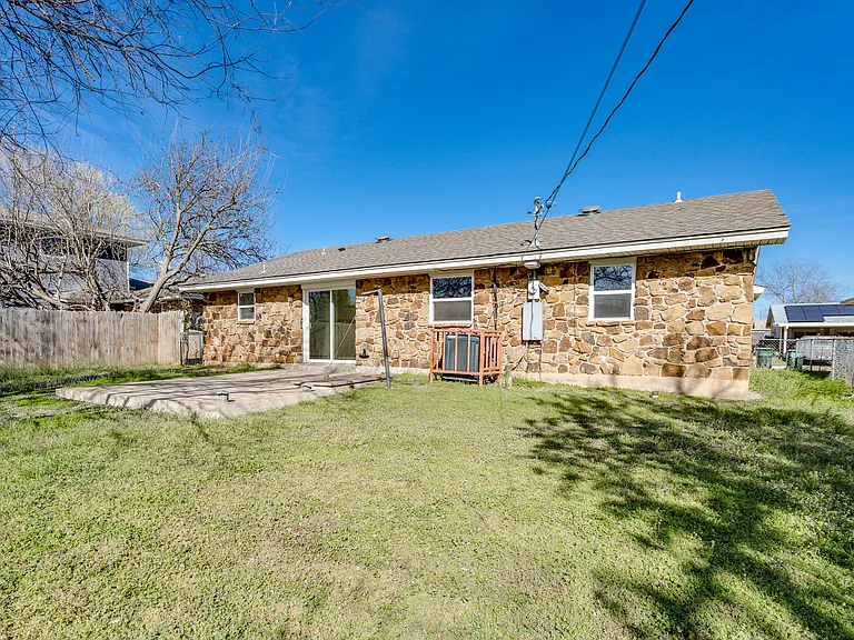 645 Lloyd Ave — Photo 37