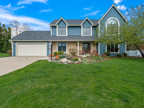 3937 South Stonewood ROAD, New Berlin, WI 53151