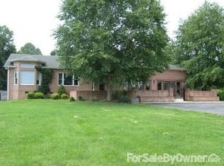 1512 Hilltop Rd, Shelbyville, TN 37160