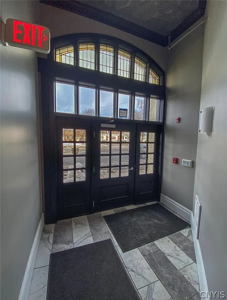1 bed, 1.0 bath, 34830 sqft, $2,000 — Photo 2