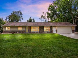 3033 Sandy Beach Rd NE, Swisher, IA 52338