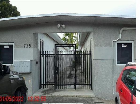 735 NW 10th Ter APT 3