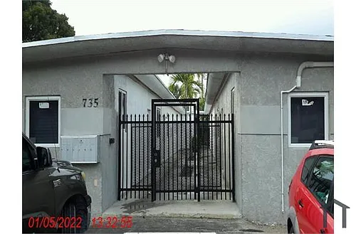 735 NW 10th Ter #1 Photo 1