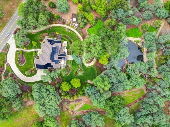 23150 Darkhorse Dr, Auburn, CA 95602