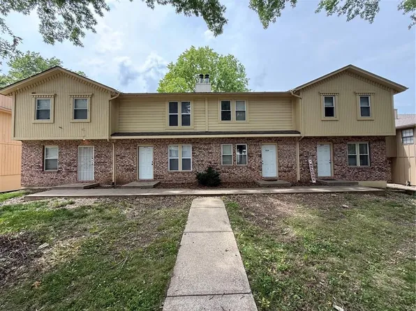 401 NE Highland Ln, Blue Springs, MO 64014