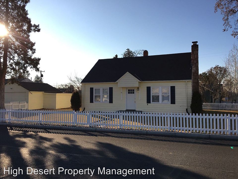 1st image of 207 SW 12th St