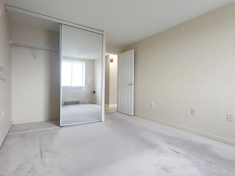 6720 Glen Erin Dr #913 — Photo 13
