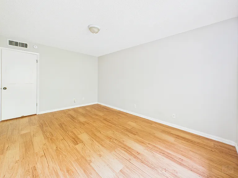 9520 Quail Village Ln — Photo 46