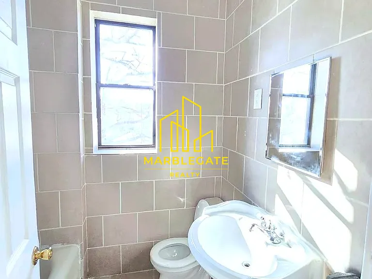 810 Broadway Ave #4033 — Photo 4