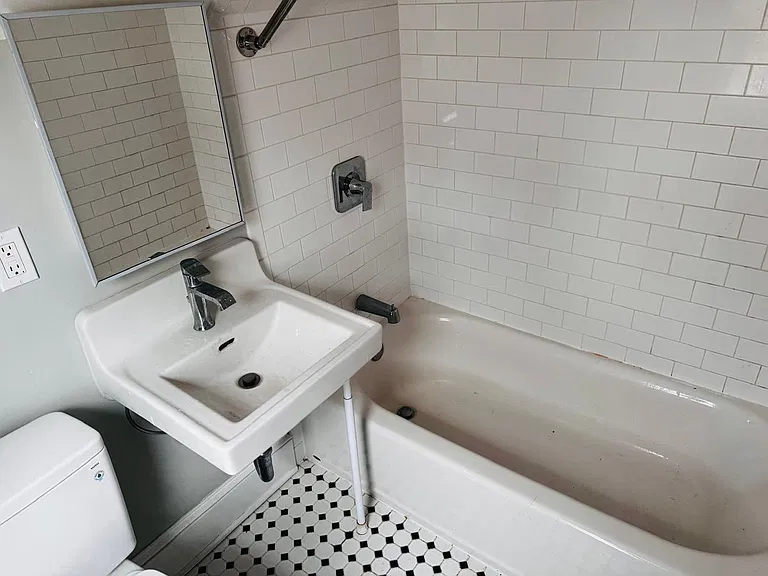 35 Linden Ln #3 — Photo 8