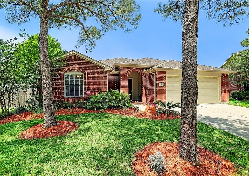 Fabulous One Story Home At The Base Of Culdesac That Has A Lake View.