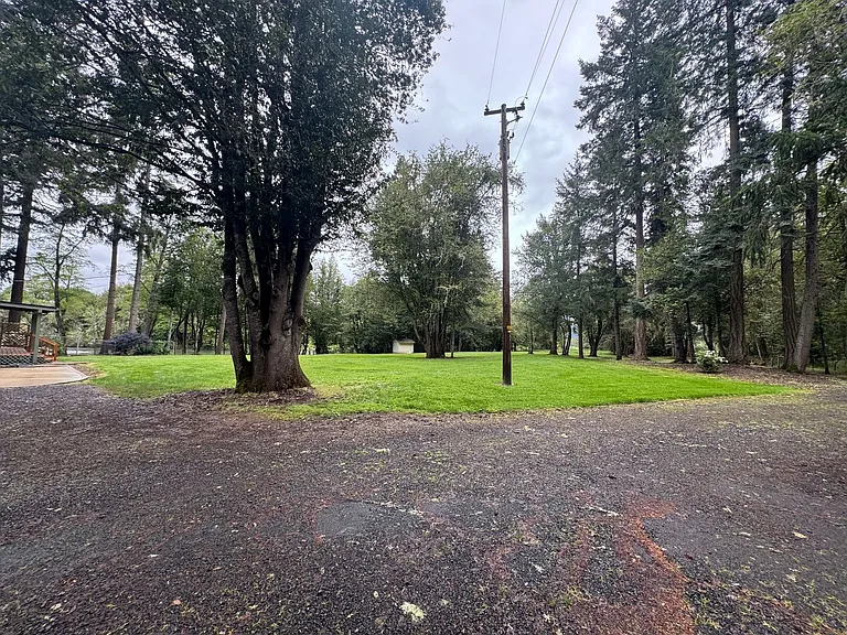 15928 N Umpqua Hwy — Photo 2