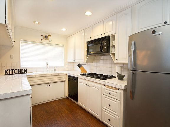 5th image of 209 Cathy Dr