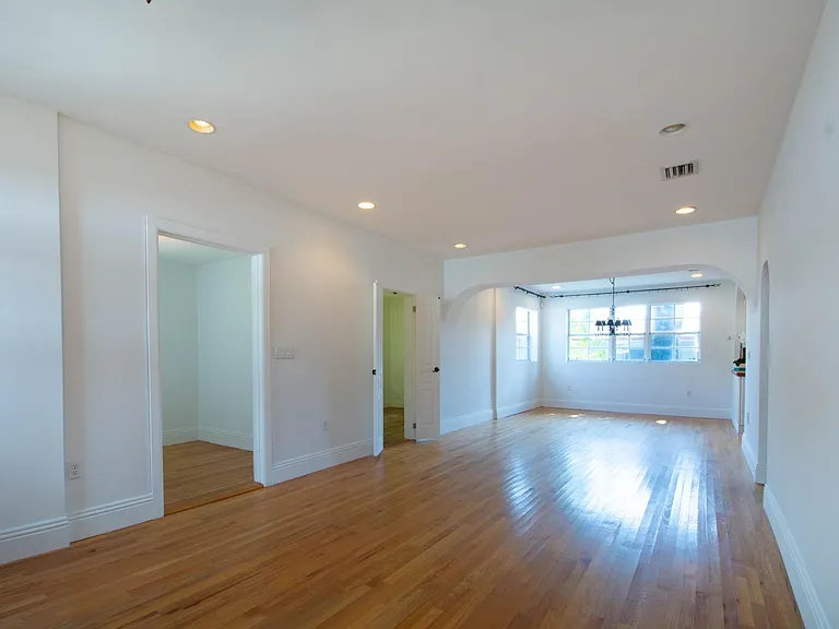 336 SW 18th Ter — Photo 15