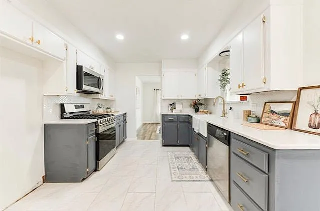 12213 Sylvester Dr — Photo 23