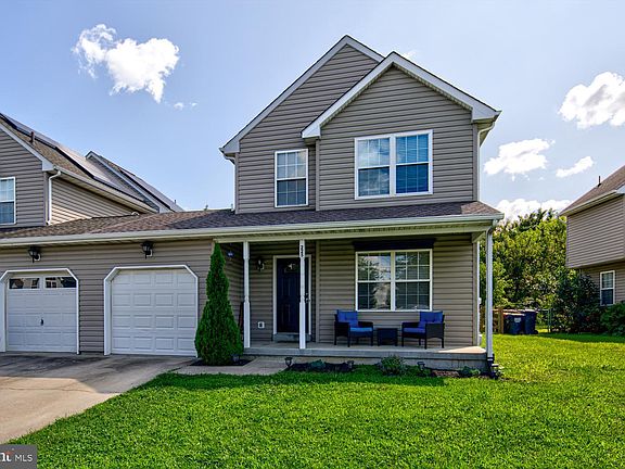 2nd image of 225 Academy Ln