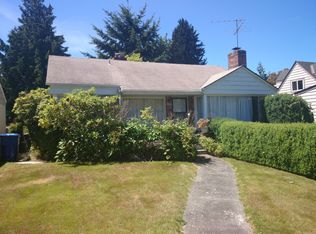 3243 W Viewmont Way W, Seattle, WA 98199