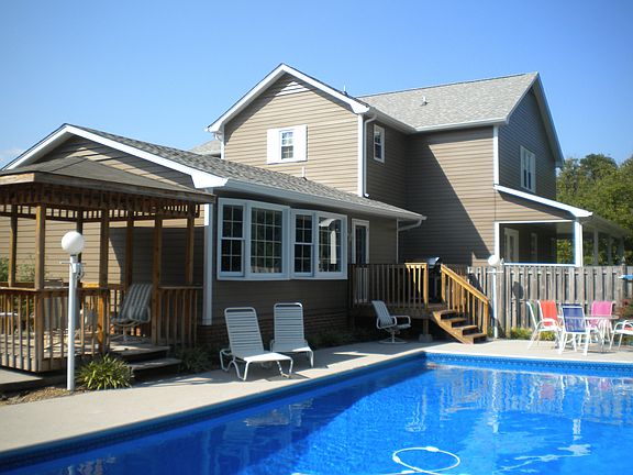 18'x 36' pool, wooden gazebo
