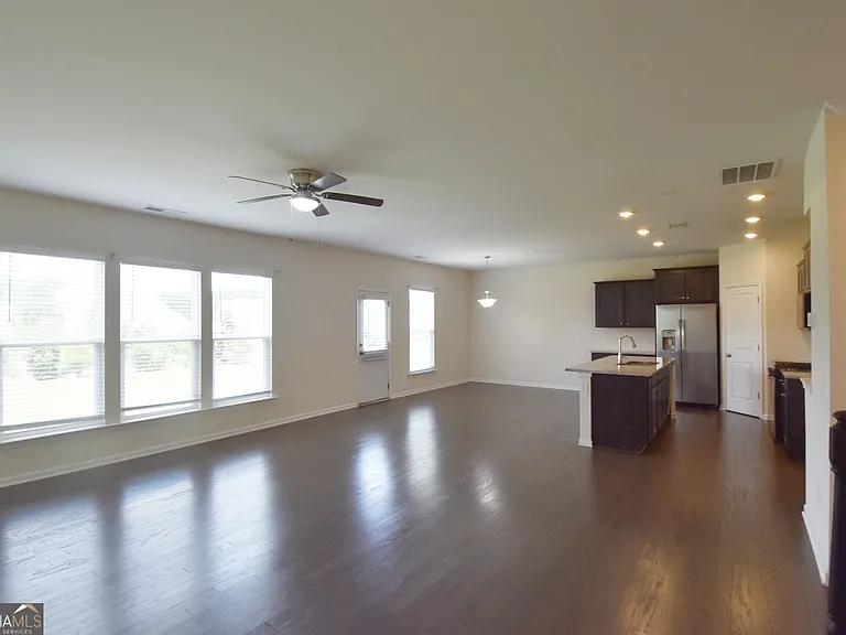 421 Southbridge Pass — Photo 13