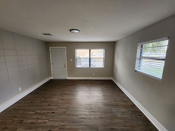 5th image of 1001 Jones St