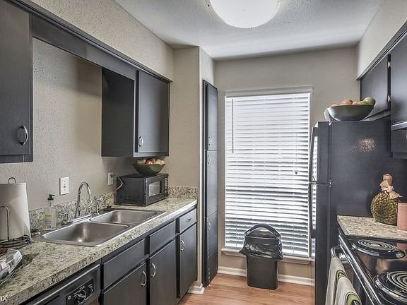 the-oaks-of-timbergrove-houston-tx-kitchen (1)