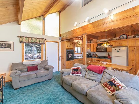 3rd image of 43802 Yosemite Dr