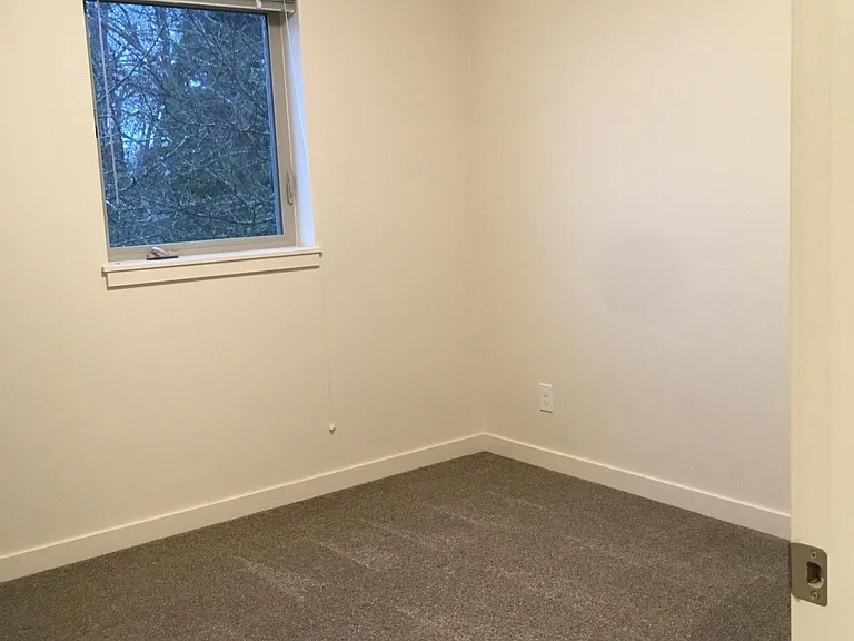1736 NE 45th Ave #301 — Photo 11
