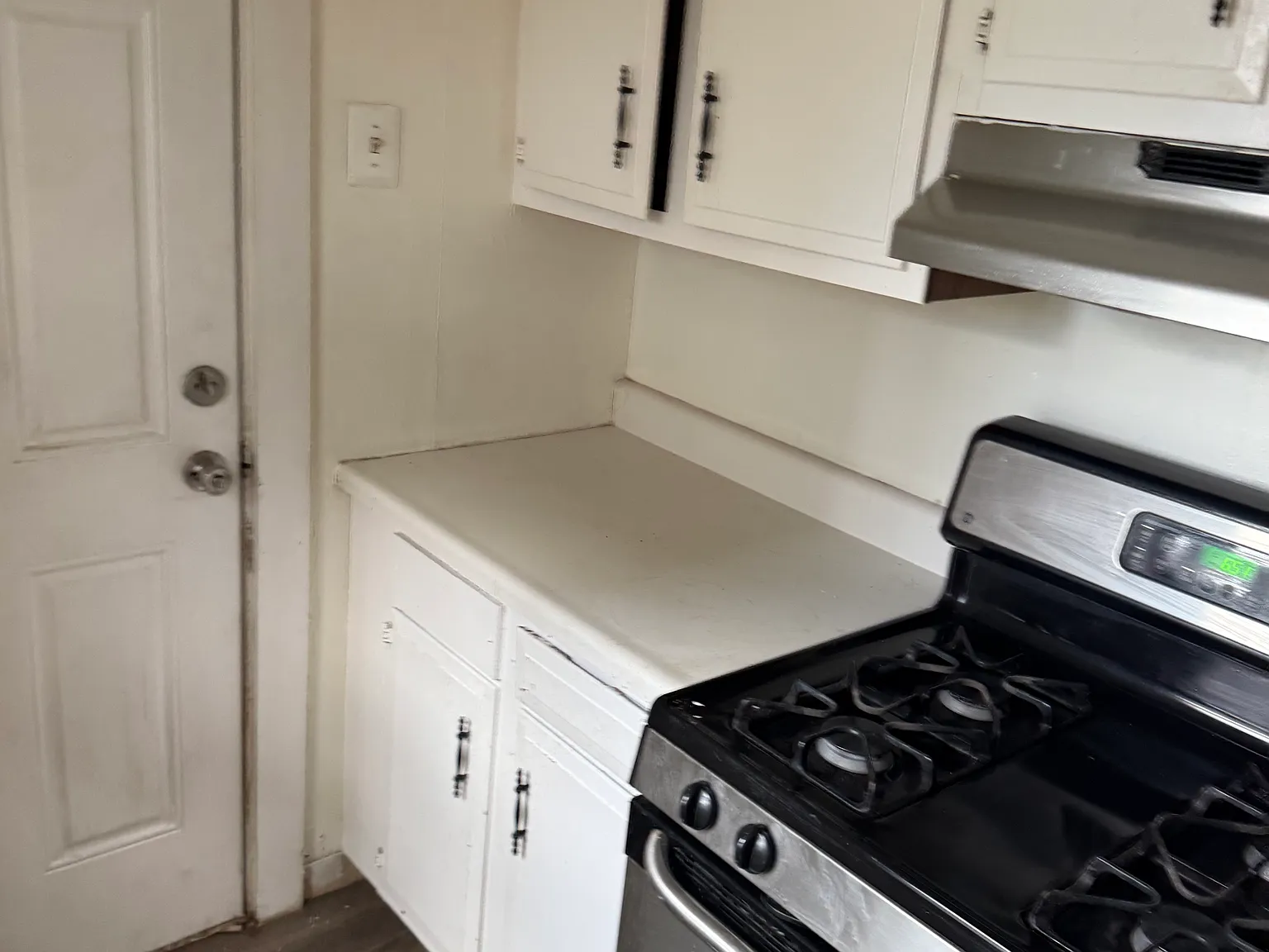 864 Stuyvesant Ave — Photo 4