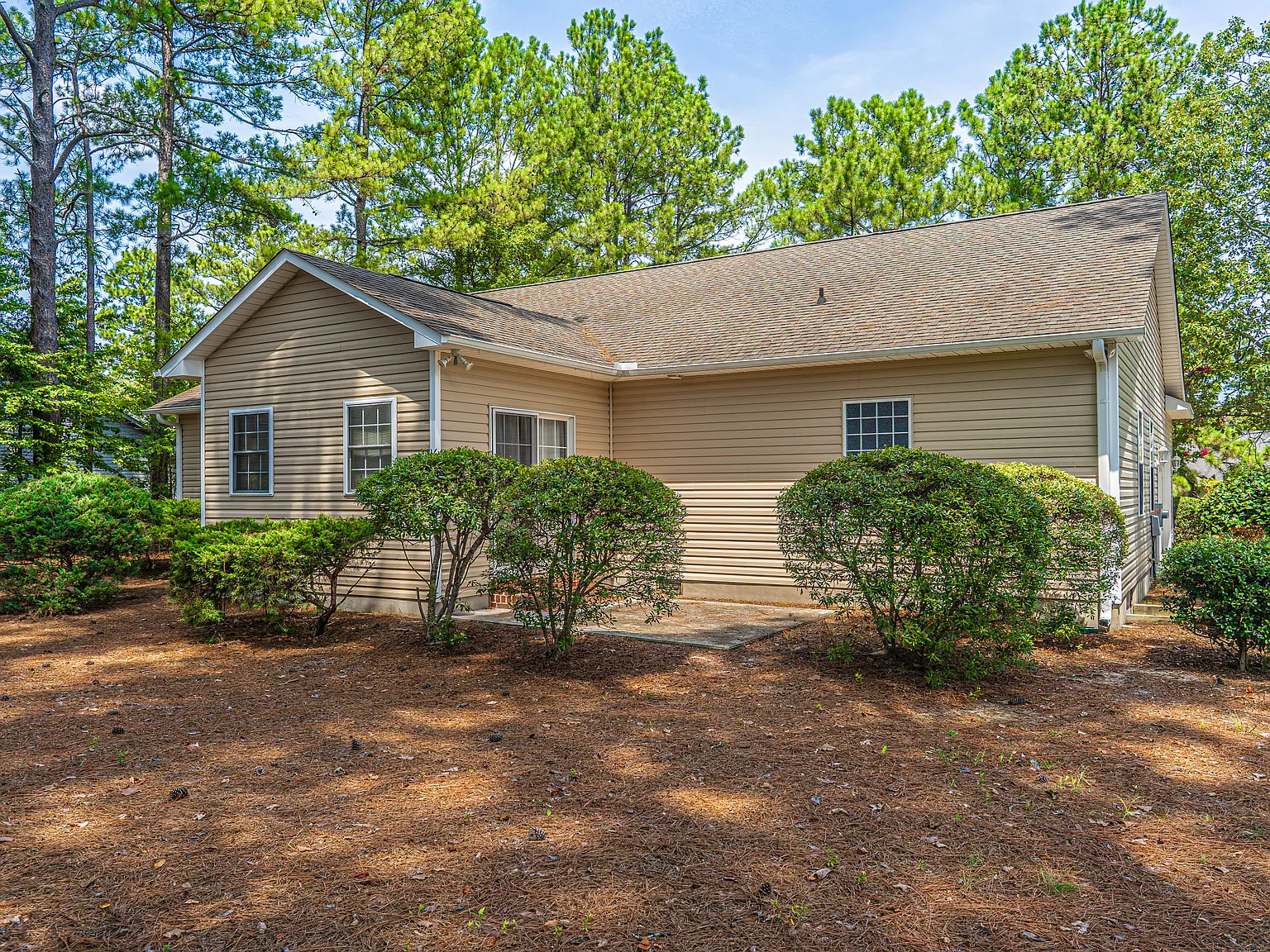 3 bed, 2050 sqft, $2,200 — Photo 3