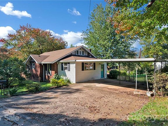 2nd image of 136 Camelot Dr