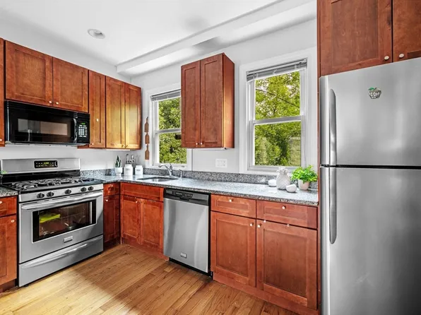 33 Plainfield St #2, Jamaica Plain, MA 02130