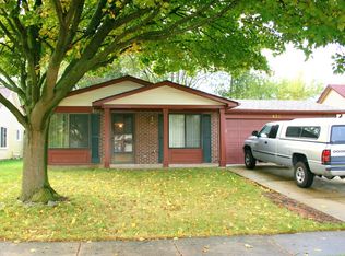 835 Cloverfield Ln, Aurora, IL 60504