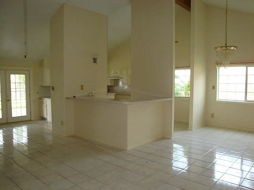 3 bed, 2.0 bath, 1663 sqft, $1,770 — Photo 3