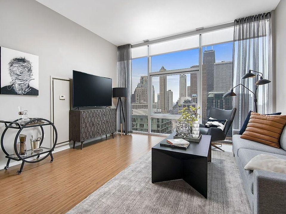 1st image of 204 E Illinois St #1712