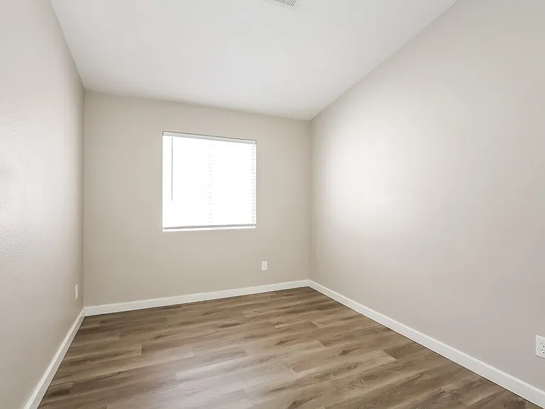 533 Regal Robin Way — Photo 13