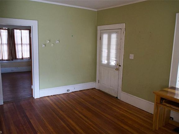 3rd image of 2646 S Main St