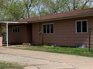 6808 SW Windsong Dr, Topeka, KS 66619