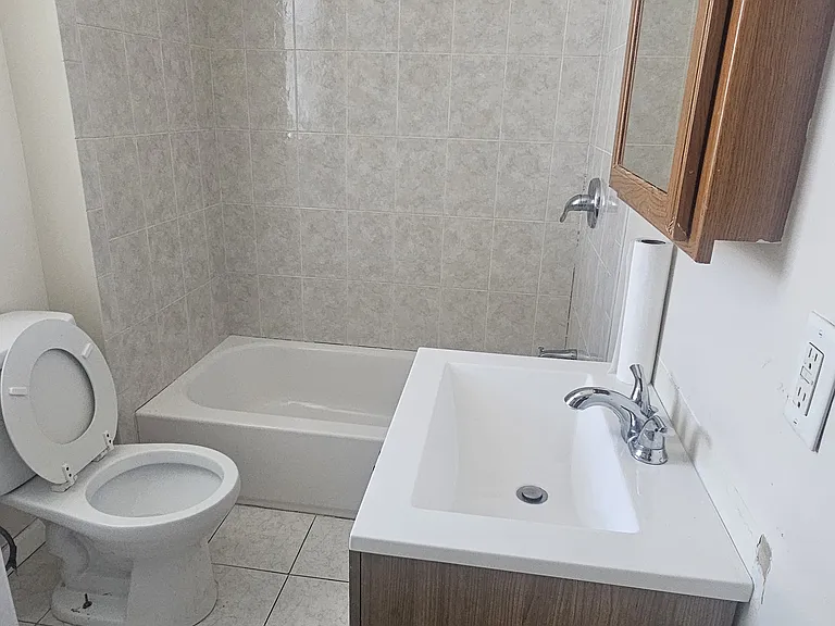 28 Terrace Ave #2F — Photo 20