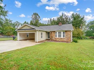 106 Hunter Ct, Kings Mountain, NC 28086