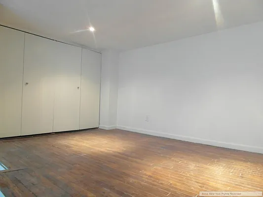 Rented by Bond New York | media 11