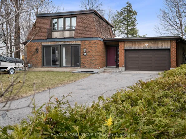2061 Prince Of Wales Dr S, Ottawa, ON K2E 7A4