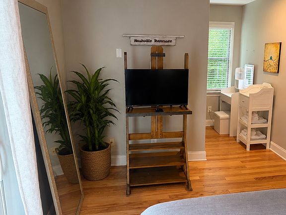 2nd image of 940 Gale Ln APT 108