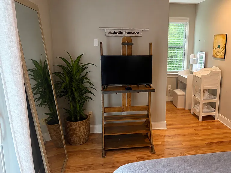 940 Gale Ln #108 — Photo 2