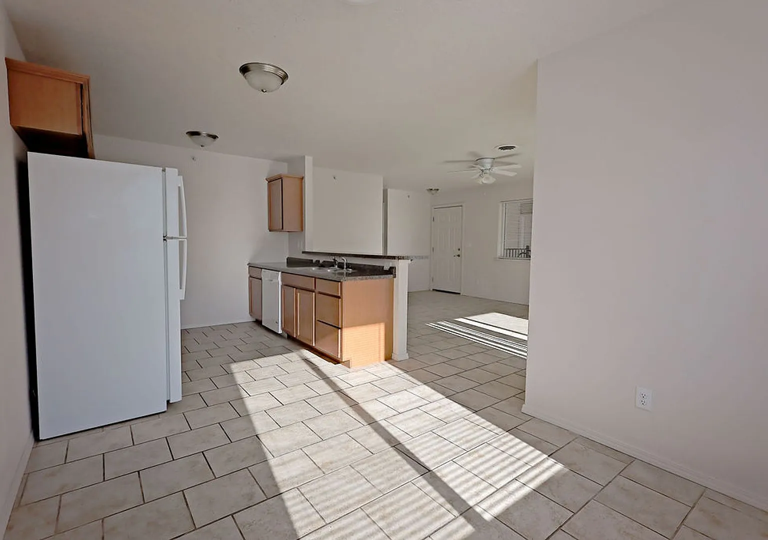 263 Robbins Ave — Photo 2