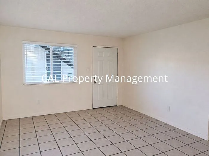 938 Illinois Ave #11 — Photo 8