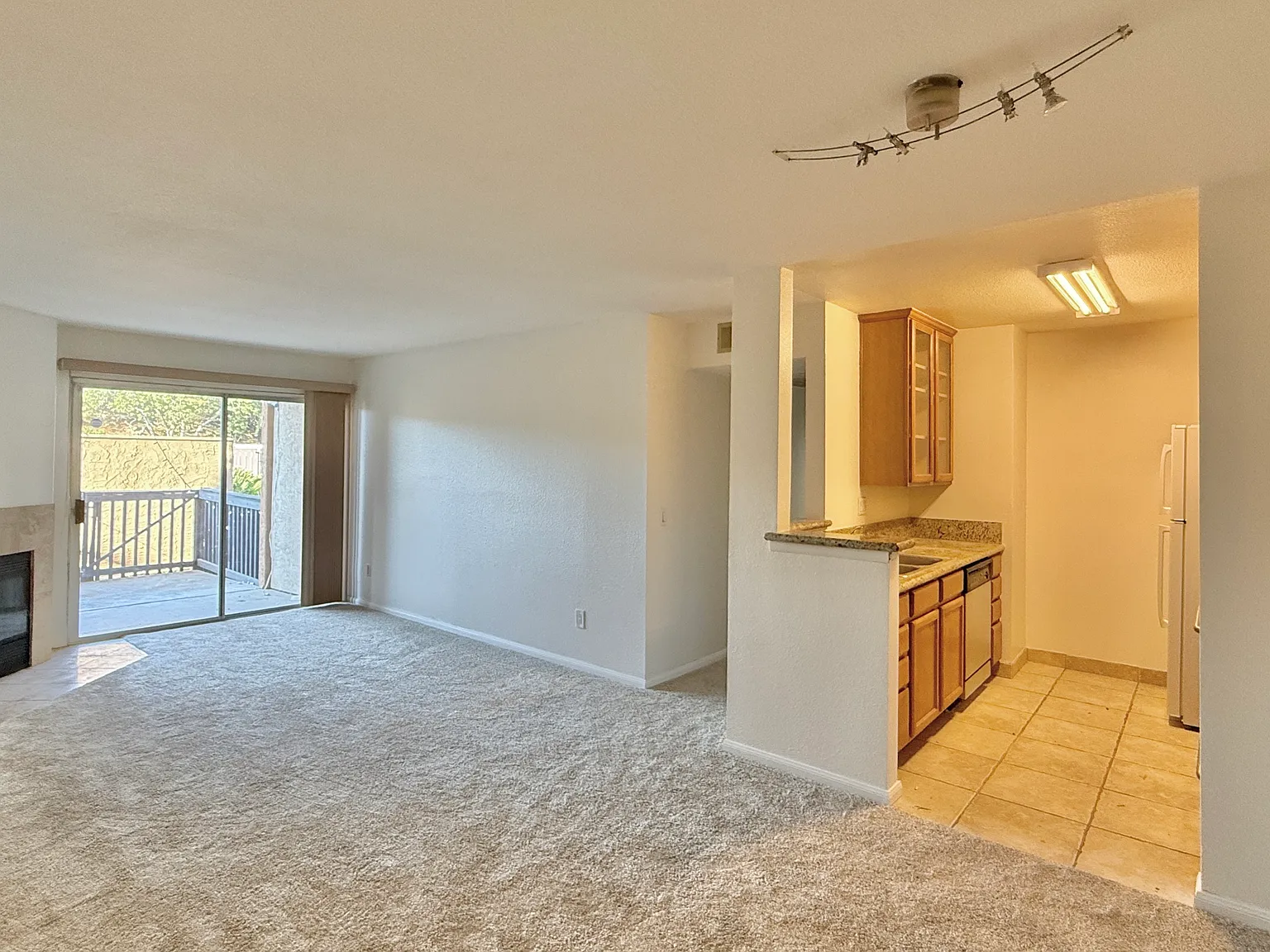 1 bed, 600 sqft, $2,348 — Photo 4