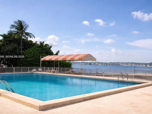 5th image of 1351 NE Miami Gardens Dr APT 511E